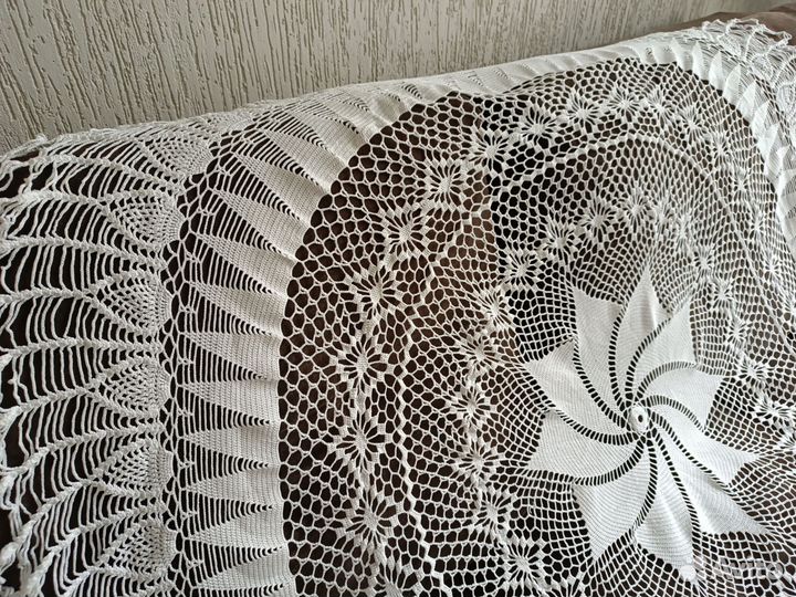 Большая вязаная скатерть