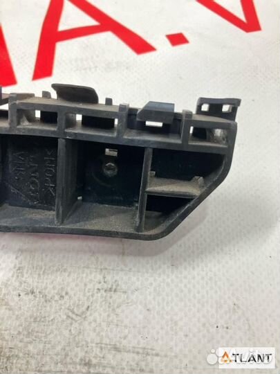 Крепление бампера передняя правая honda stream