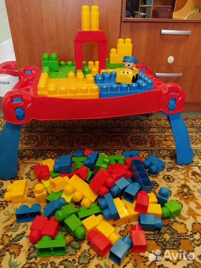 Игровой столик с конструктором Mega Bloks