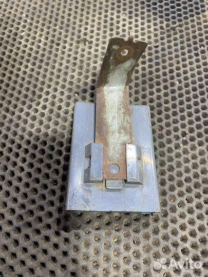 Блок управления дверями Toyota 4Runner VZN130