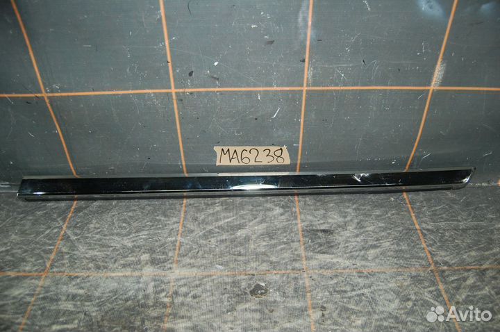 Накладка двери передней - Toyota Land Cruiser 200