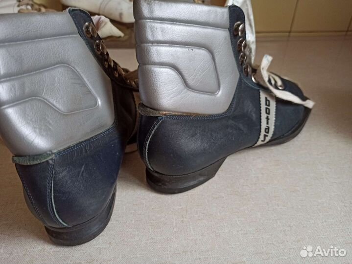 Лыжные ботинки. Коньки