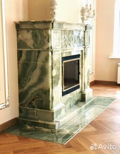 Камин из оникса Onice Jade Green