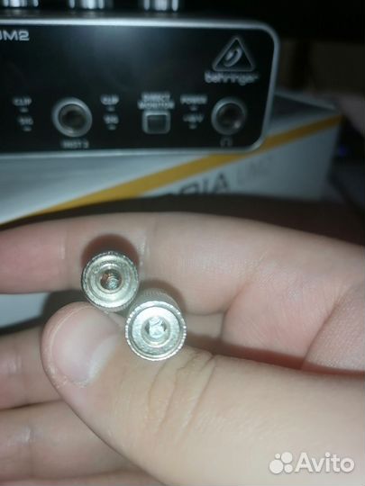 Звуковая карта behringer um2