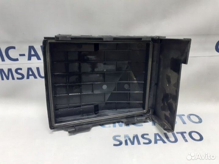 Крышка блока предохранителей Volkswagen Tiguan