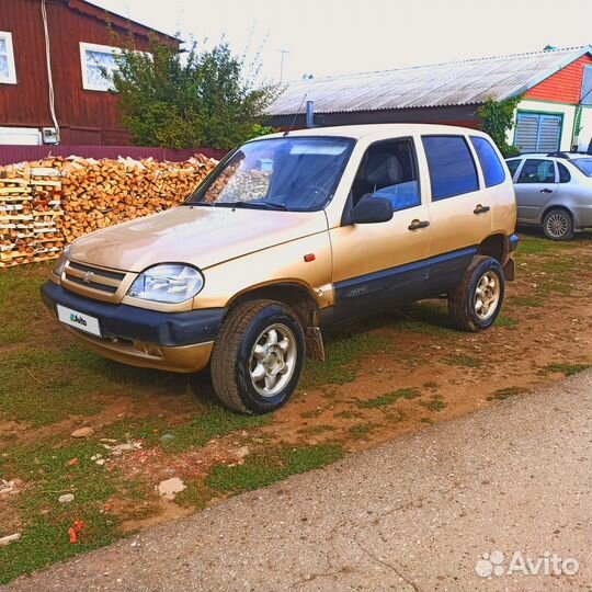 Chevrolet Niva, 2004