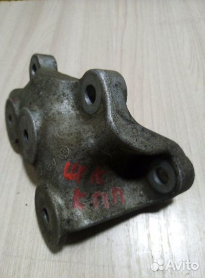 Кронштейн МКПП Chevroiet Cobalt седан 1.6 2013