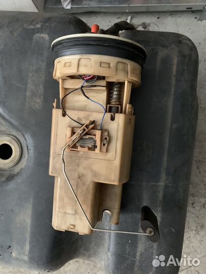 Датчик уровня топлива с насосом BMW X5 E53