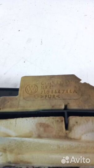 Пол багажника Volkswagen Toureg 1