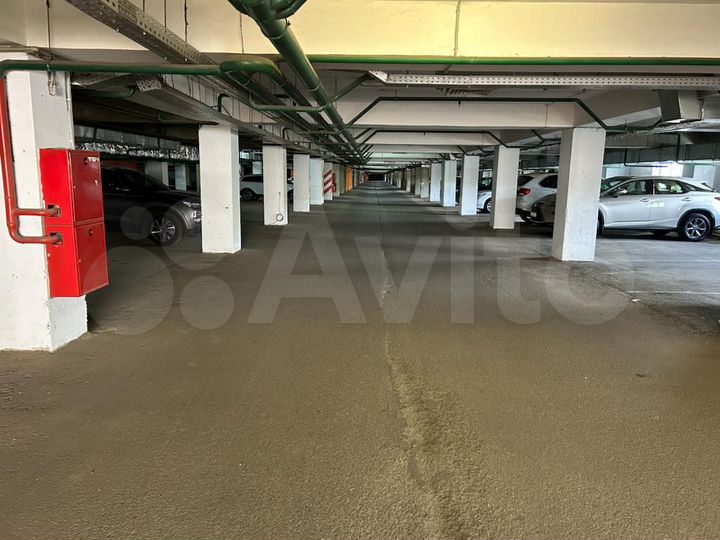 Машиноместо, 18 м²