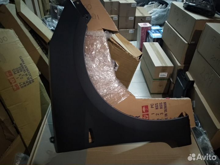 Крыло Хендай Солярис неокрашенное