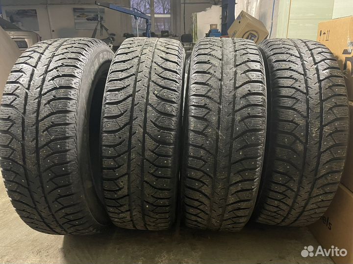 Bridgestone Ice Cruiser 7000 235/65 R17