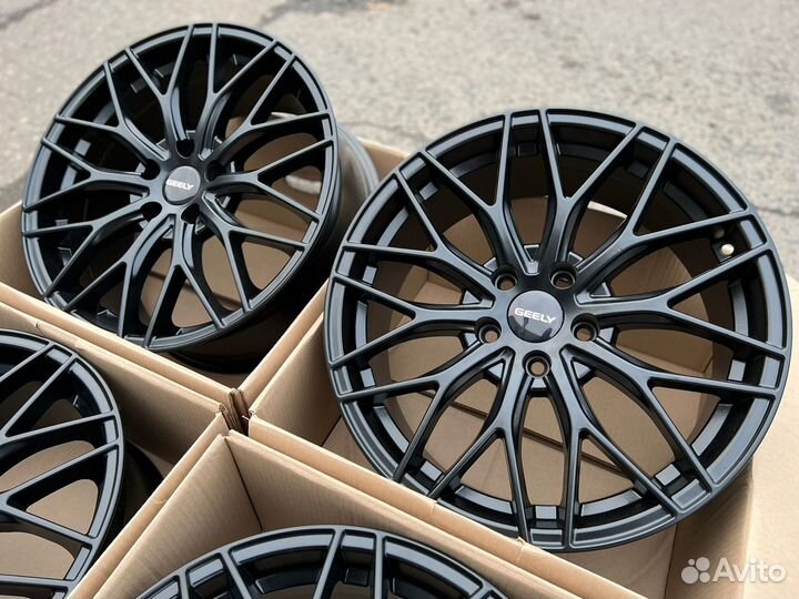 Новый комплект литых дисков r18 на Gelly