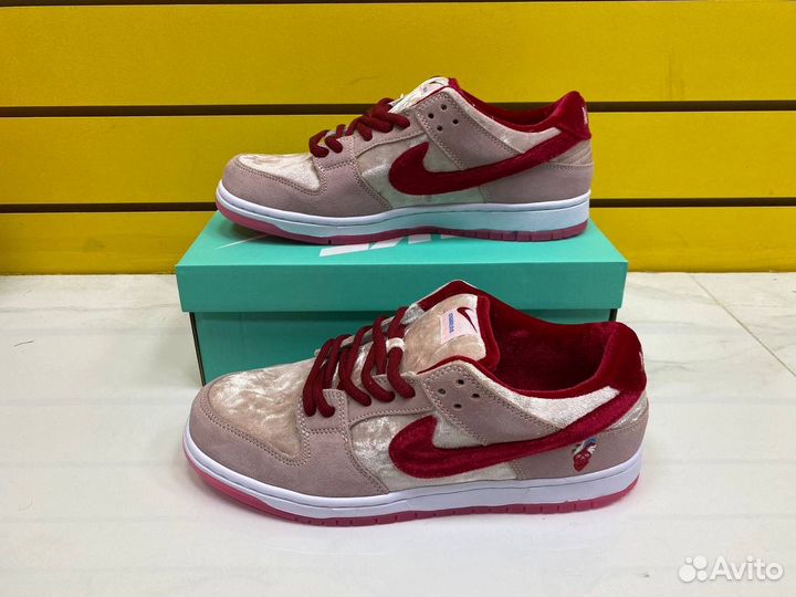 Кроссовки Nike Sb Dunk Low Strange Love унисекс