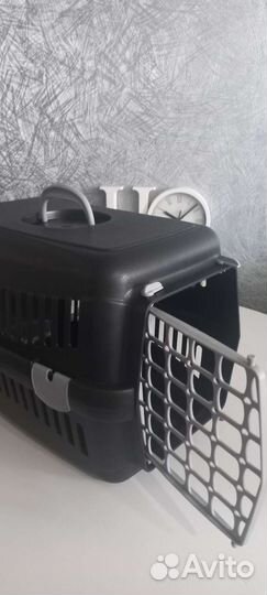 Переноска для кошек и маленьких собак