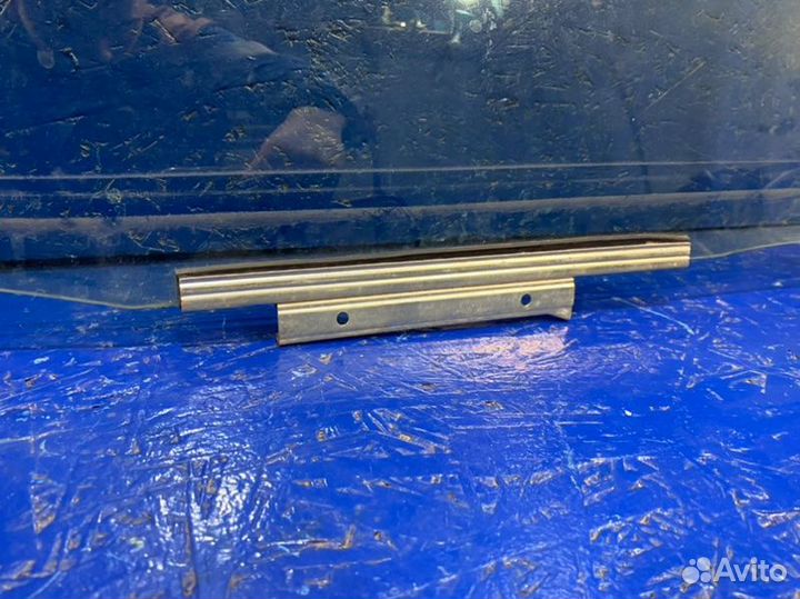 Стекло двери заднее правое Lexus Is XE30 2AR-FSE