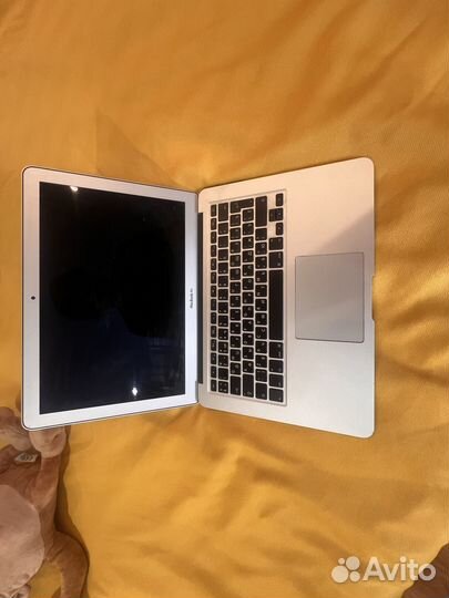 Apple MacBook air 13inch 2012