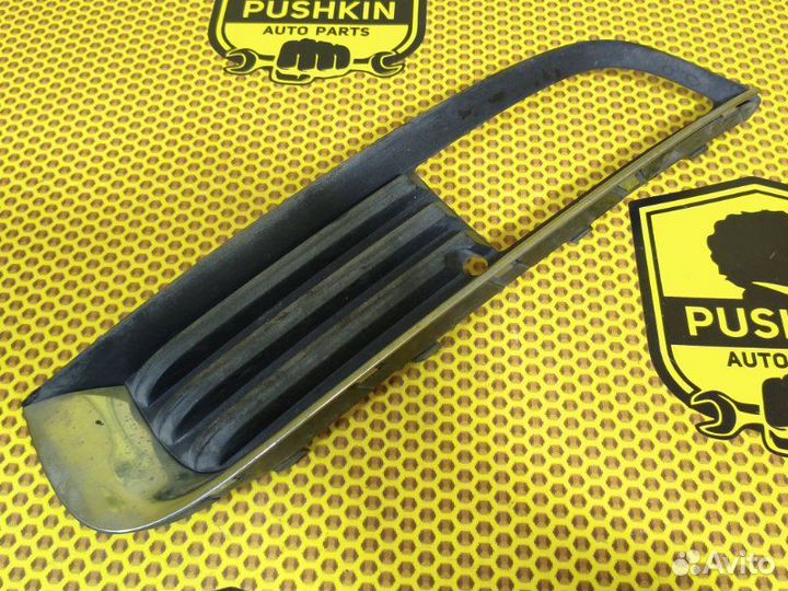 Накладка противотуманной фары передняя левая Opel