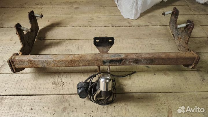 Фаркоп на renault sandero