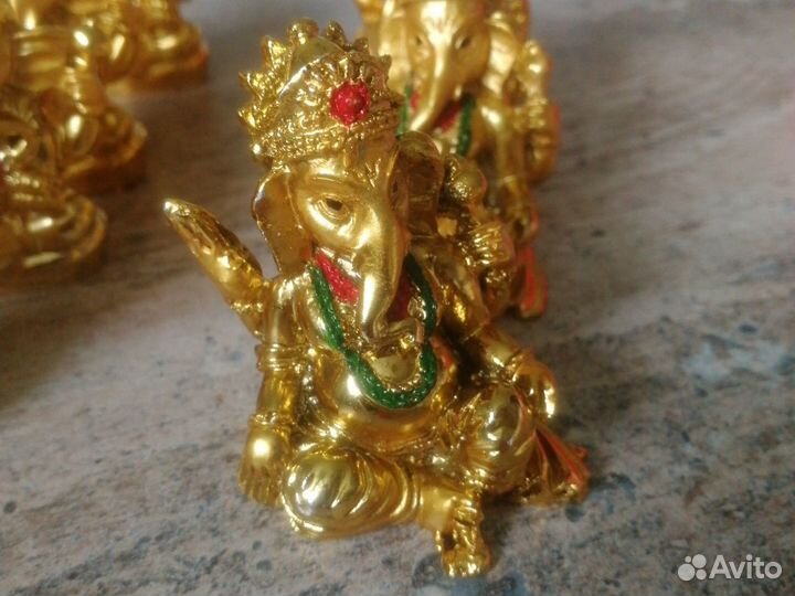 Ганеша золотой