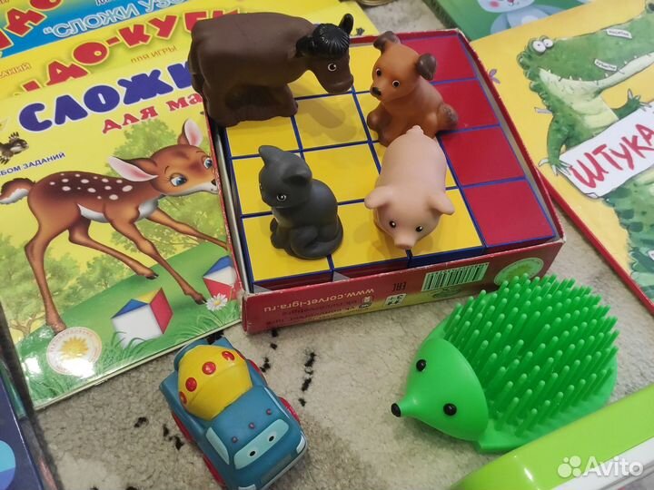 Комплект игр и книг для малышей