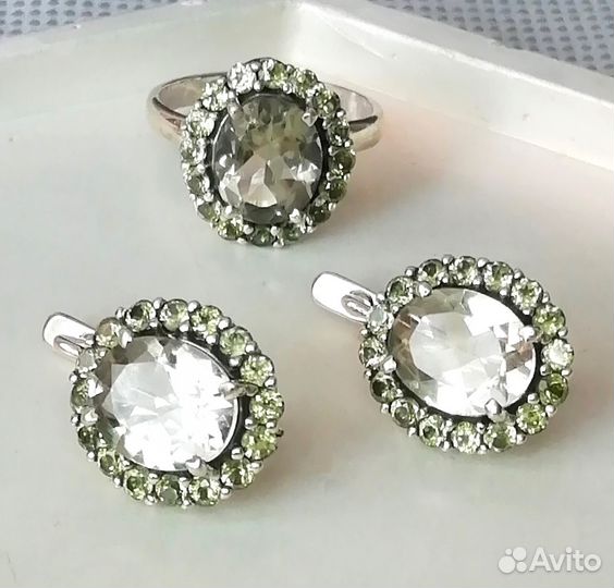 Серьги, кольцо 19 празиолит, хризолит серебро С154