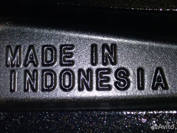 Комплект оригинальных R21 дисков Lexus LX 570