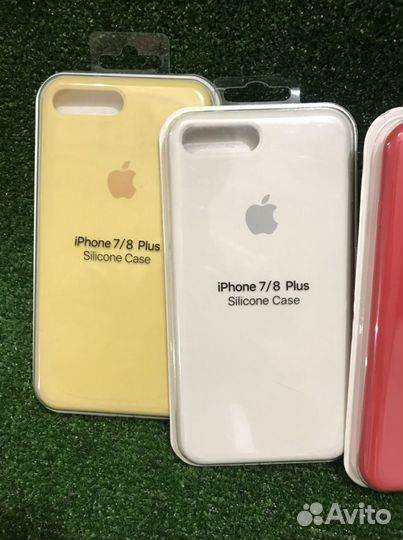 Силиконовый чехол на iPhone