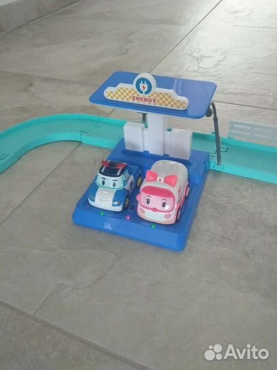 Штаб и Треки с умными машинами Поли робокар