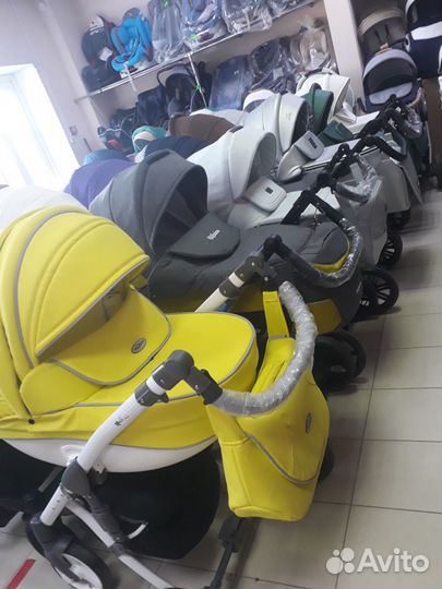 Коляска новая