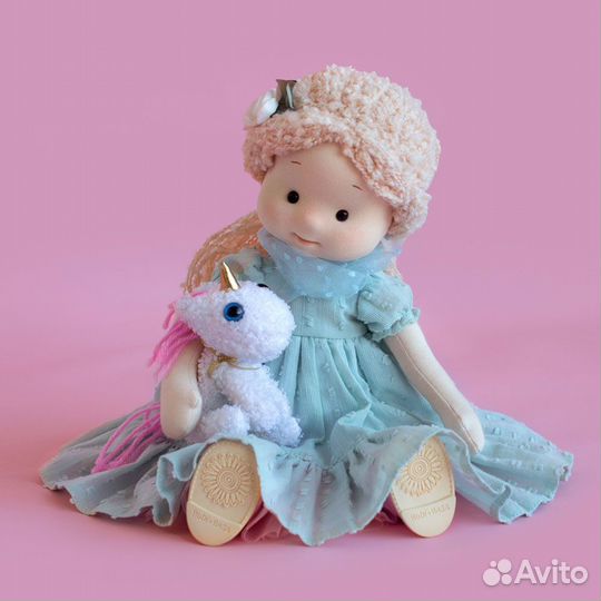 Аврора с единорогом Пудингом, Mm-Avrora-01