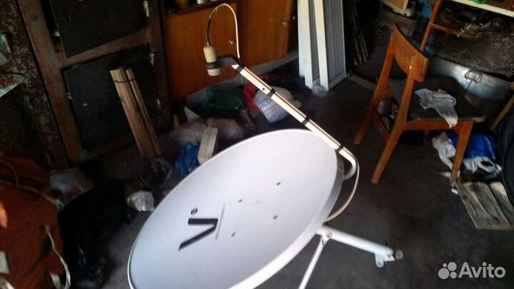 Антенна спутниковая с креплением