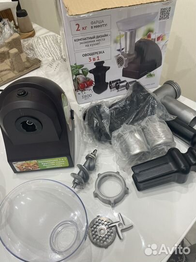 Мясорубка электрическая + овощерезка