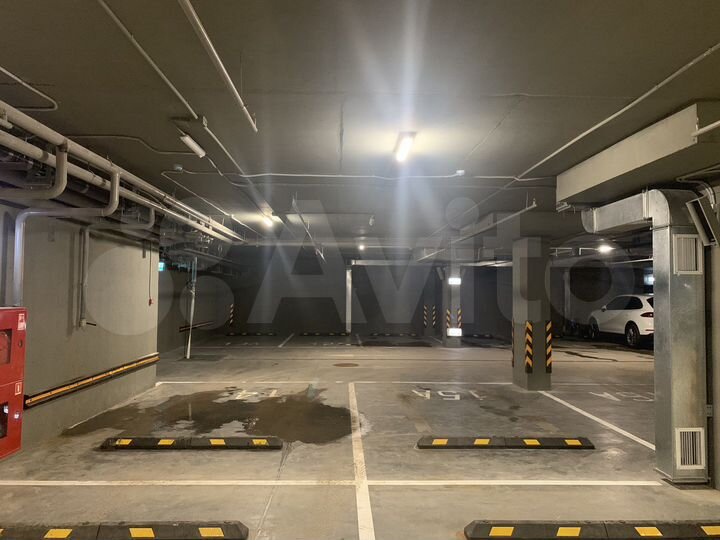 Машиноместо, 18 м²
