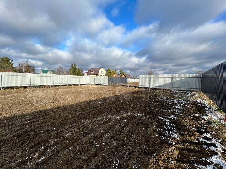 Дом 28 м² на участке 5 сот.