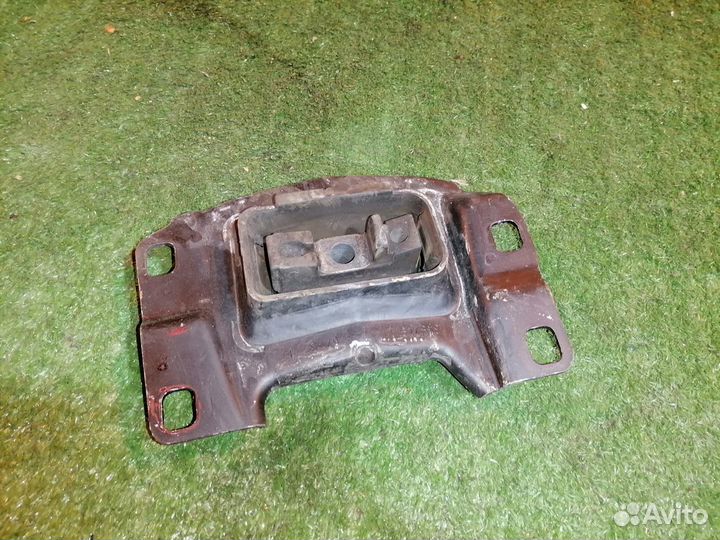 Опора двигателя (подушка двс) левая 4N517M121 Volv