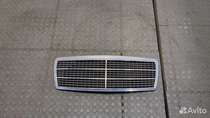 Решетка радиатора Mercedes C W202, 1996