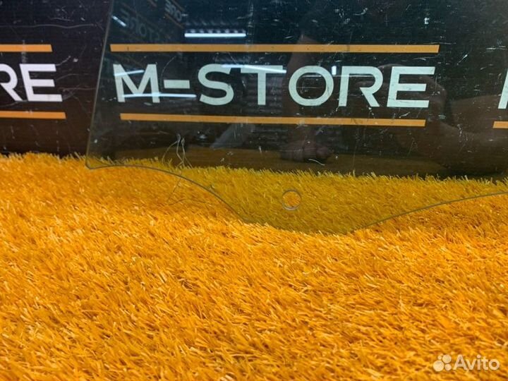 Стекло боковое переднее левое Land Rover Range