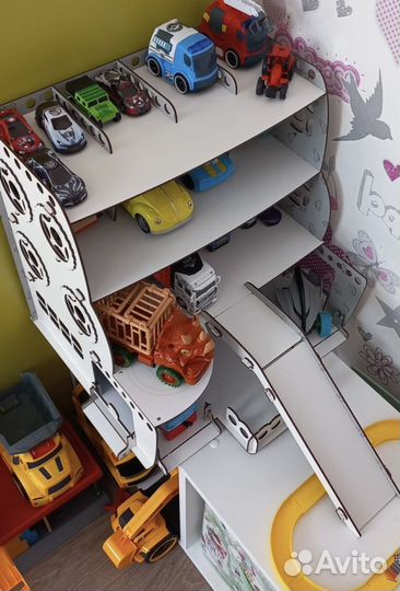 Парковка на 16 машинок