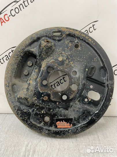 Пыльник тормозного барабана задний правый Skoda