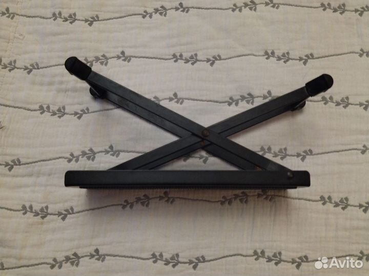 Подставка под ногу гитариста