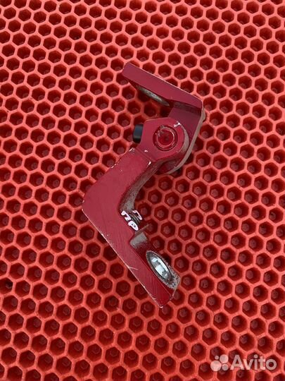 Петли передней правой двери Volkswagen Passat b5