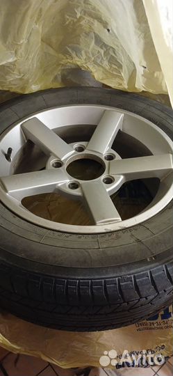 R16 Yokohama A349 215/65, PCD 5x139.7 DIA 98.6