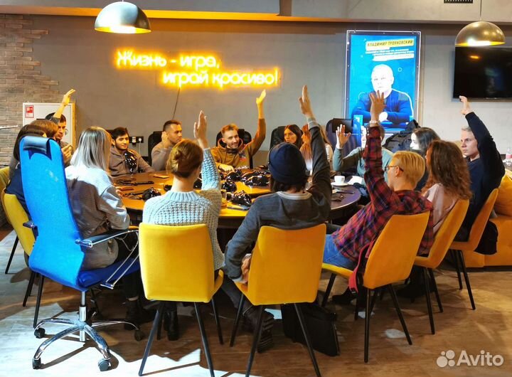 «Мафия», «Бункер» и другие игры на праздник