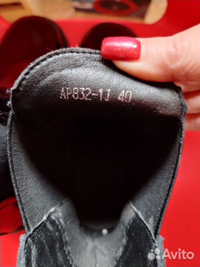 Кожаные Новые сапоги осень