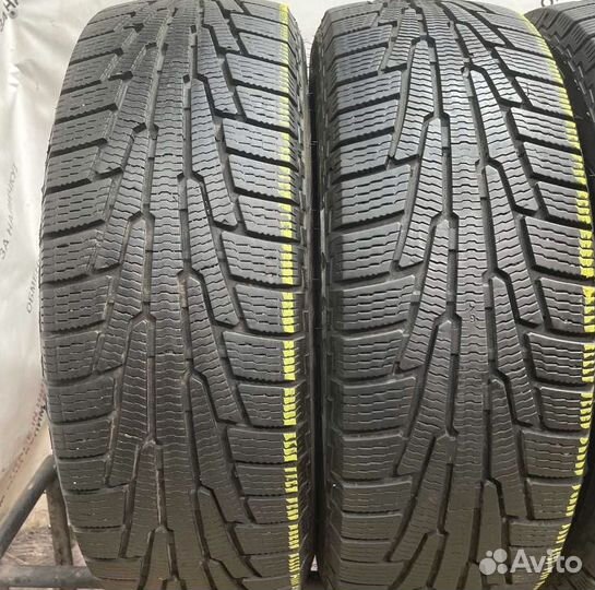 Nokian Tyres Hakkapeliitta R2 215/65 R16 98M