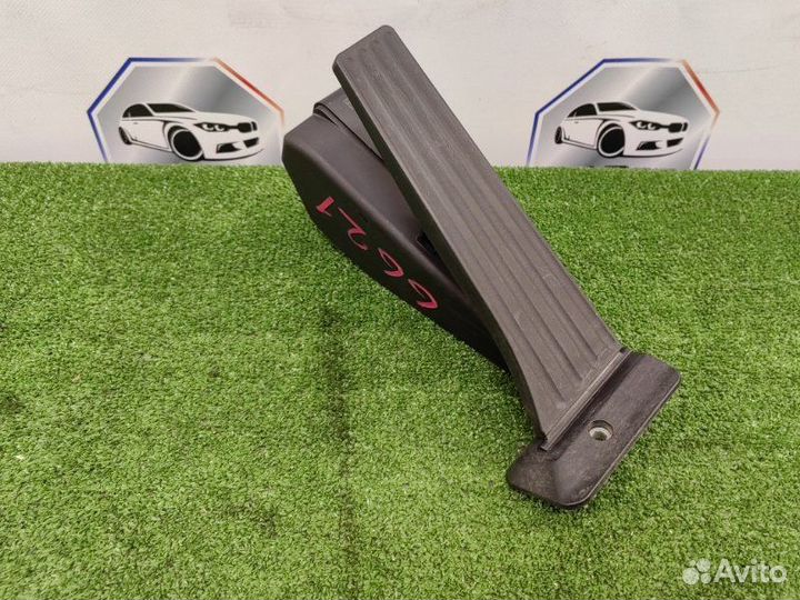 Педаль газа Bmw X1 E84 N20B20A 2011