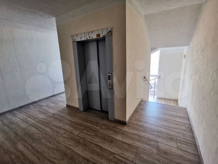 2-к. квартира, 84,3 м², 2/5 эт.