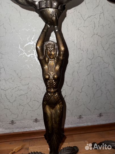 Подставка под цветы