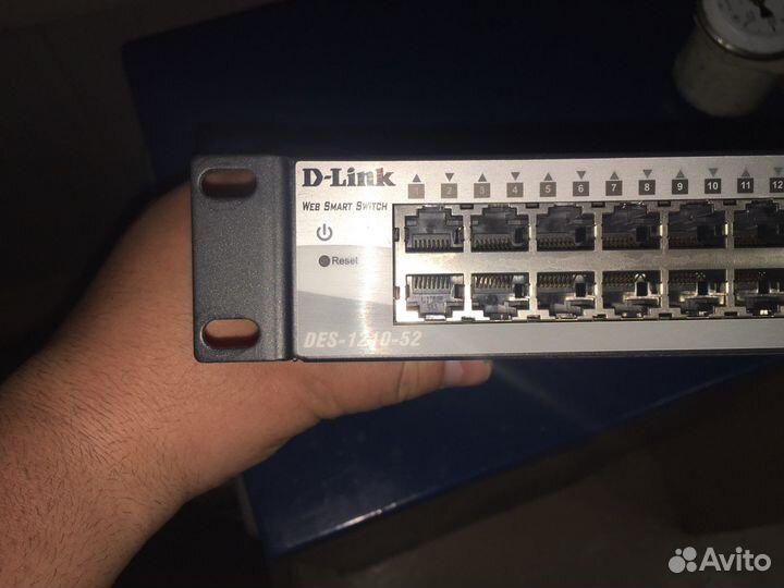 52 порта D-link DES 1210-52 (switch)